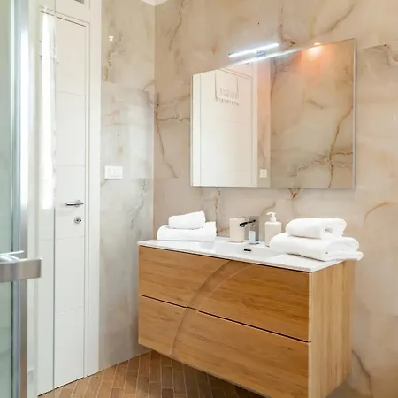 Silenziosa Oasi Moderna Appio Latino Apartamento